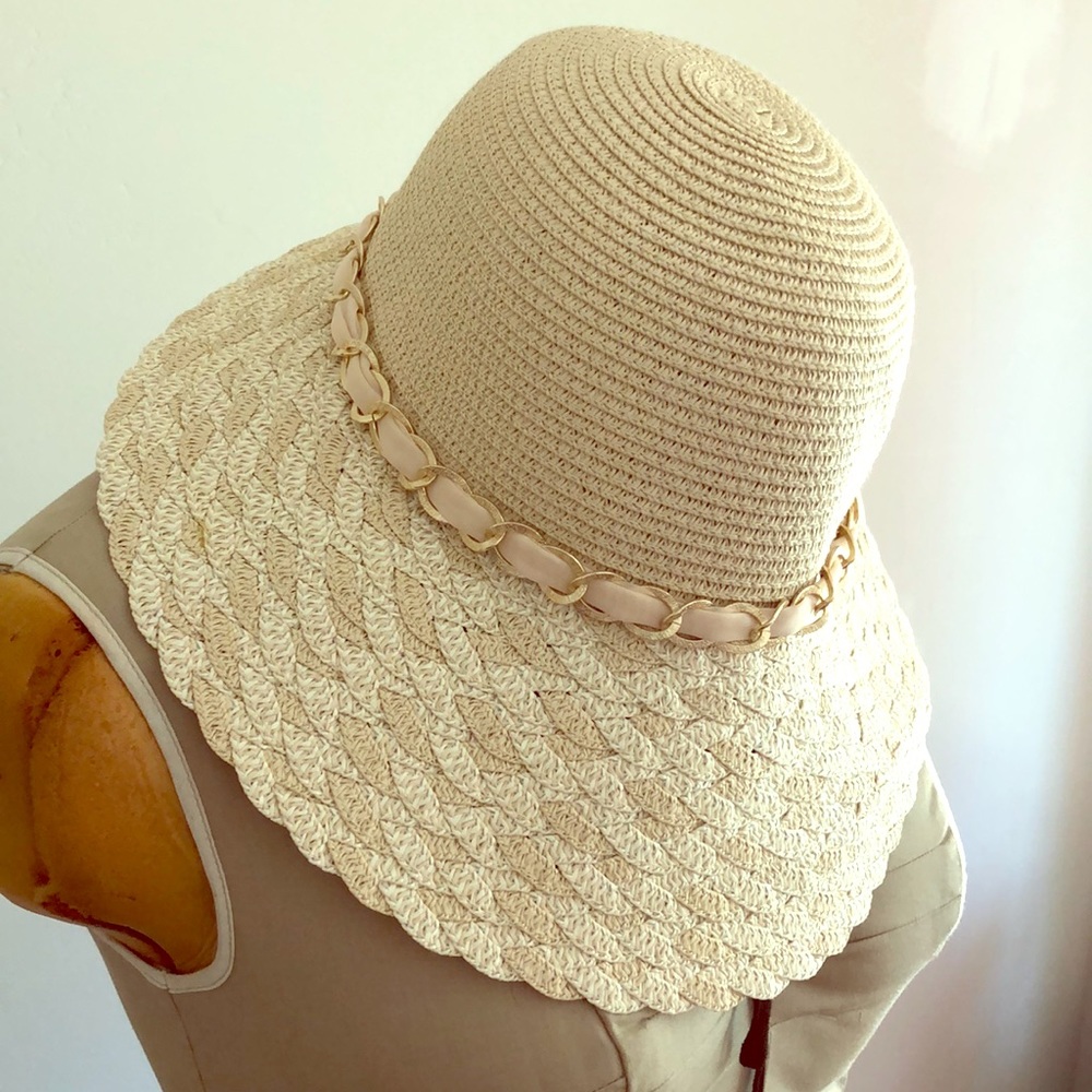 Beige sun hat with bow - new never worn NWOT